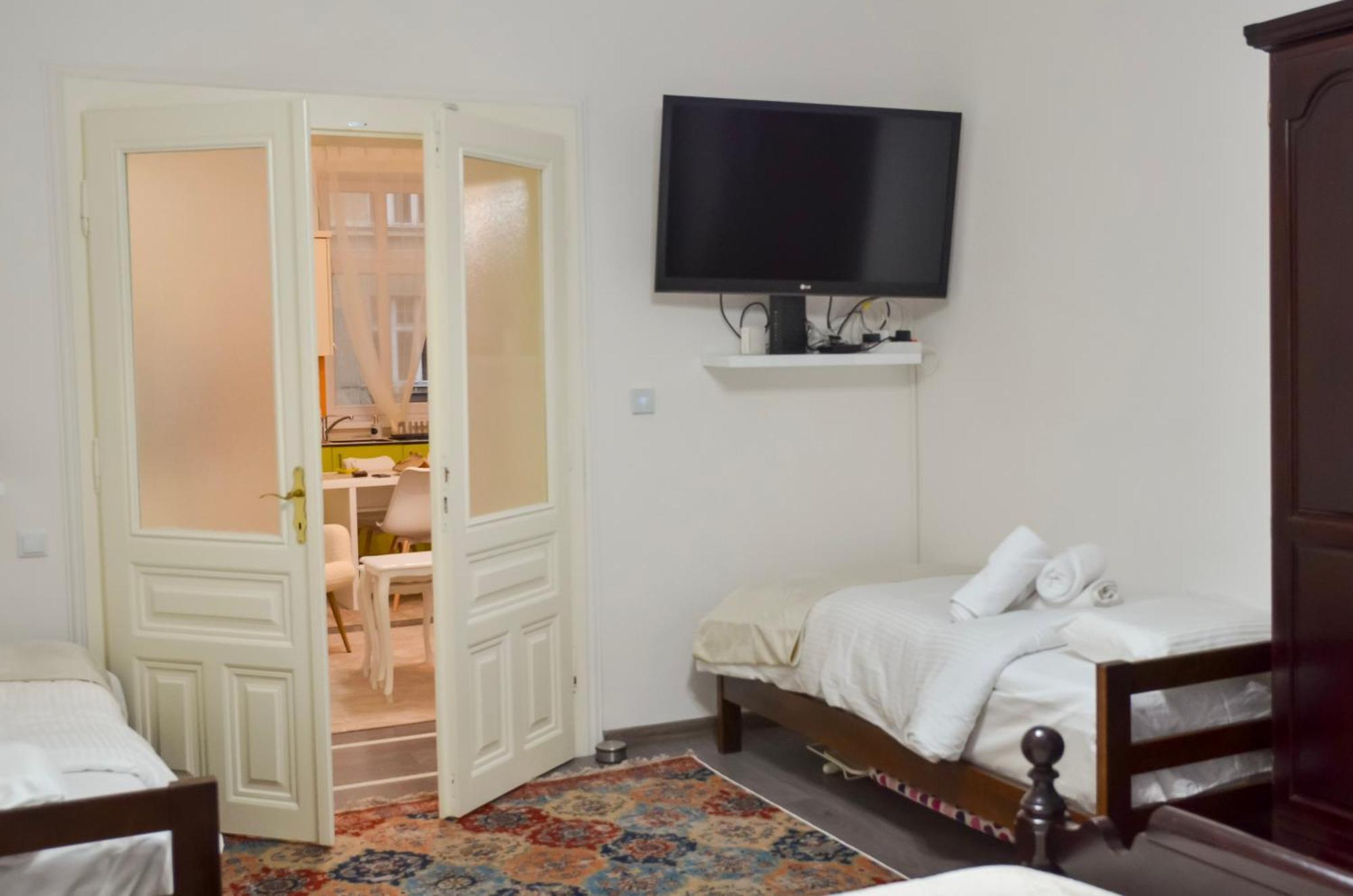Main Street Retreat Apartment With Free Parking Sarajevo Exterior photo