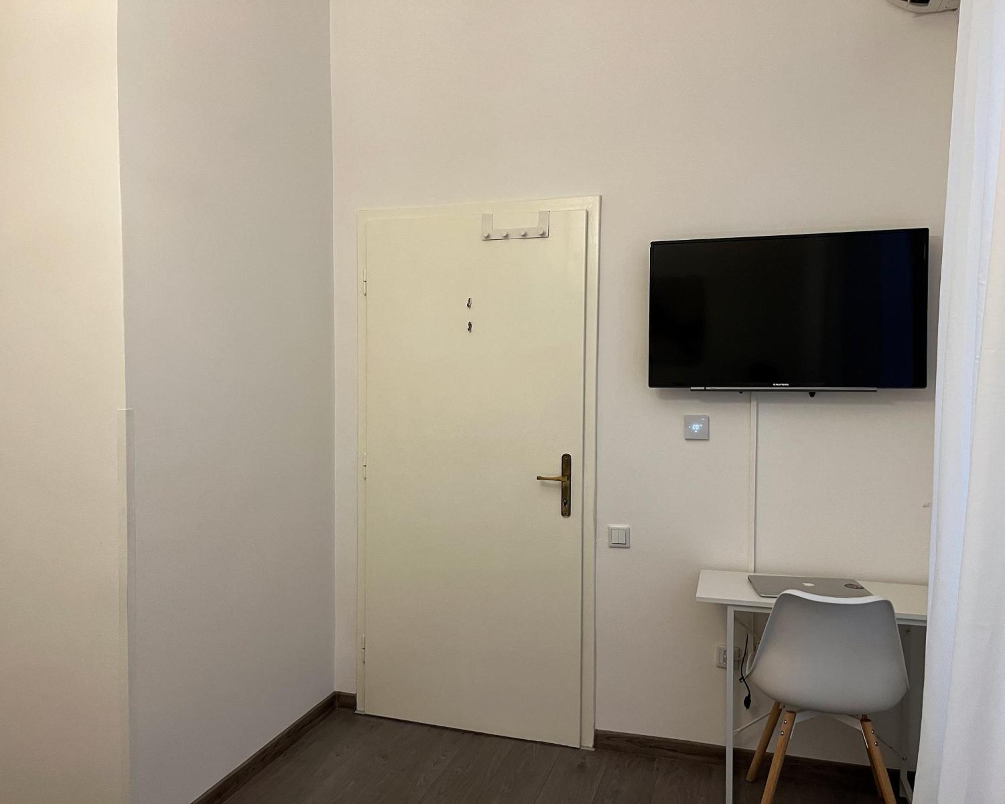 Main Street Retreat Apartment With Free Parking Sarajevo Exterior photo
